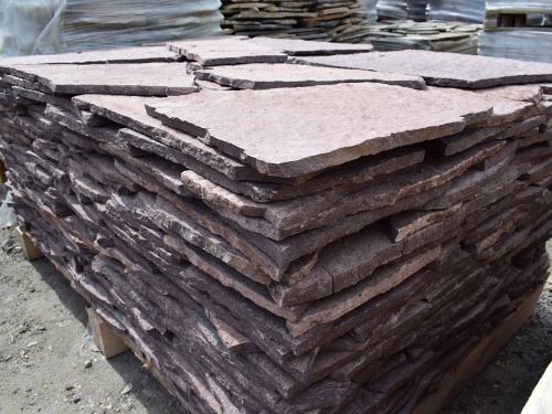 Плитняк лемезит бордовый для облицовки цоколя 20-25 мм  купить в Азнакаево