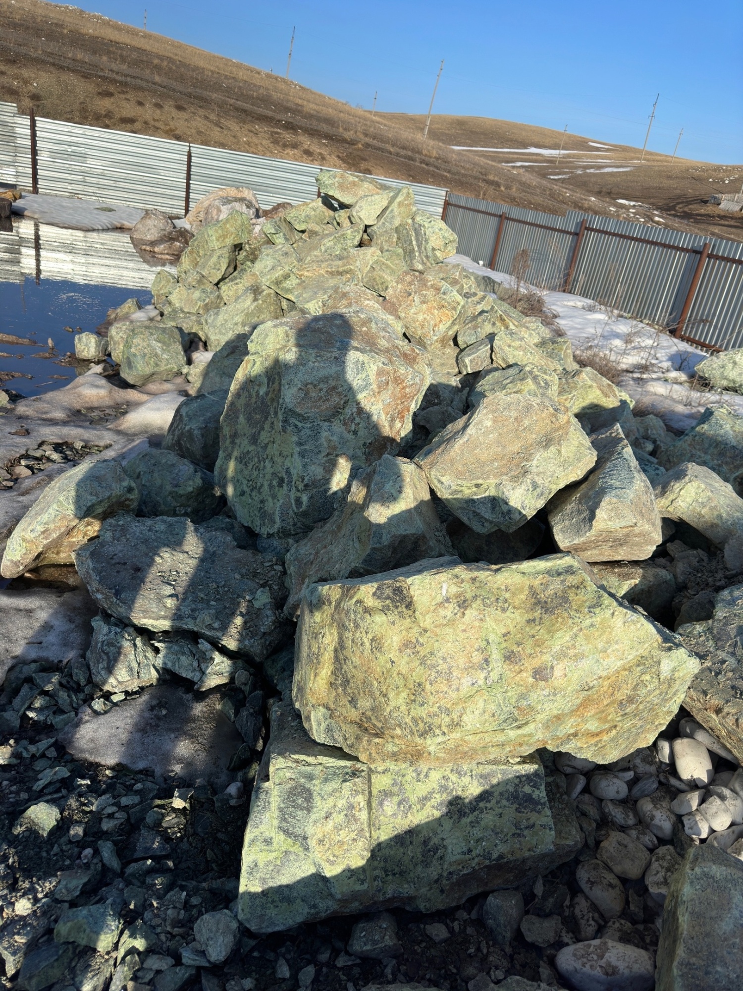 Камни для ландшафтного дизайна зелёные 10-60 килограмм купить в Азнакаево