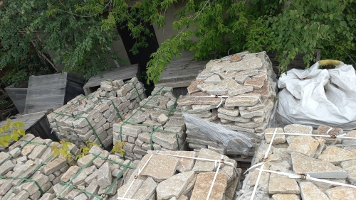 Гранитный плитняк галтованный для парковки купить в Азнакаево