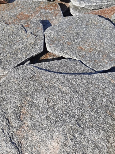 Златолит серебристый галтованный для лестниц купить в Азнакаево